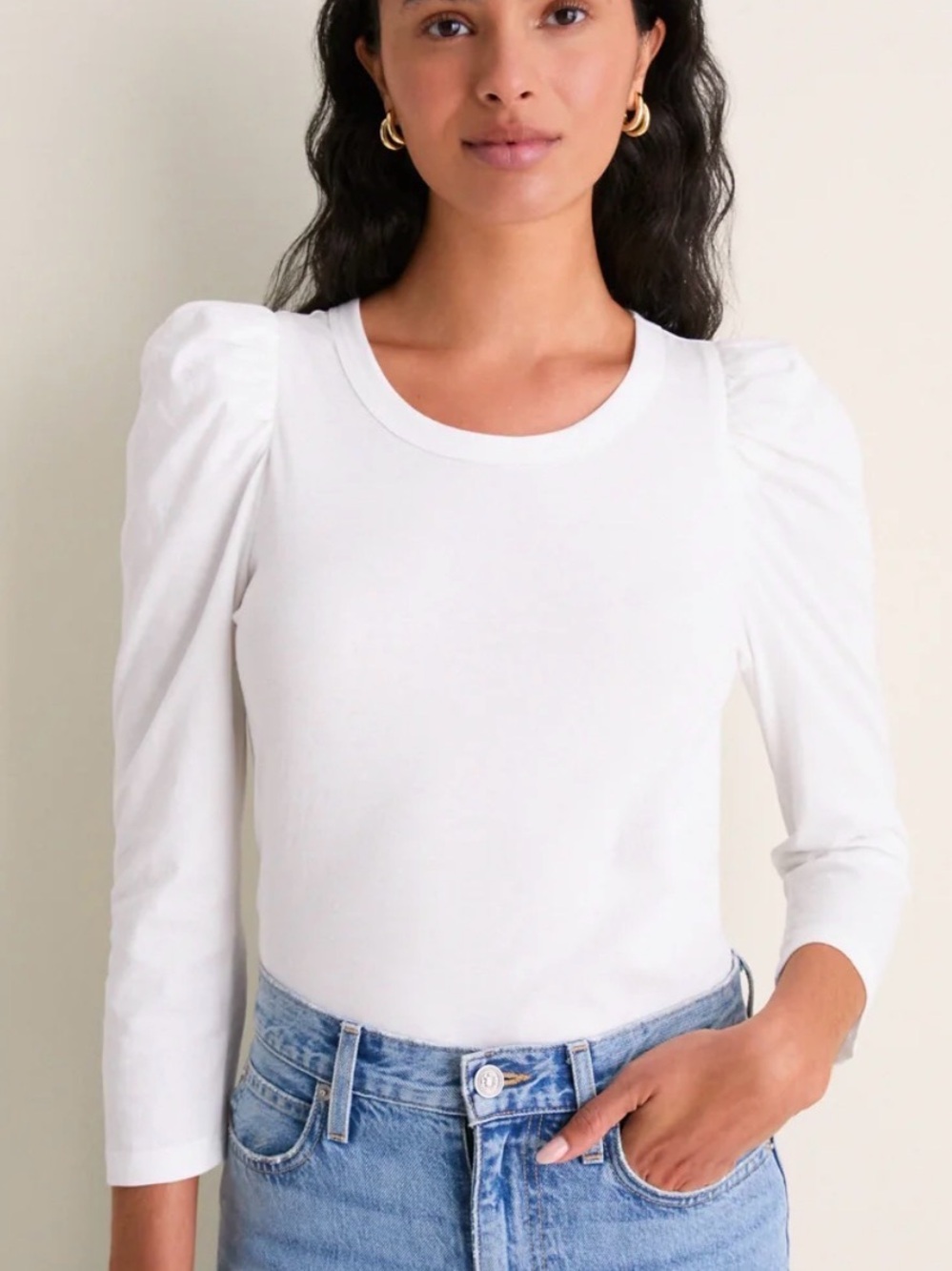 POMANDER PLACE
White Vesty Long Sleeve Crewneck